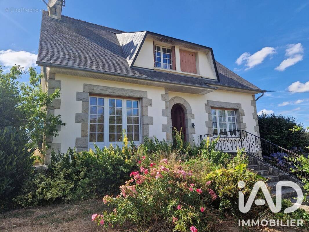 Photo 1 - Maison à PLENEE-JUGON
