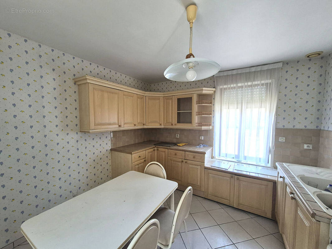 Maison à BOURGHELLES