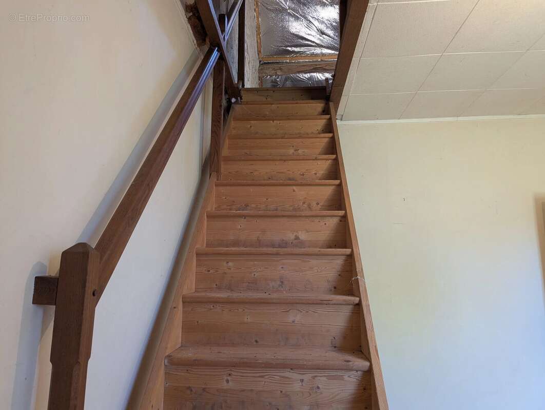 Charmante maison de campagne de 2 chambres avec de nombreuses granges au cœur de l'Indre - photo 9