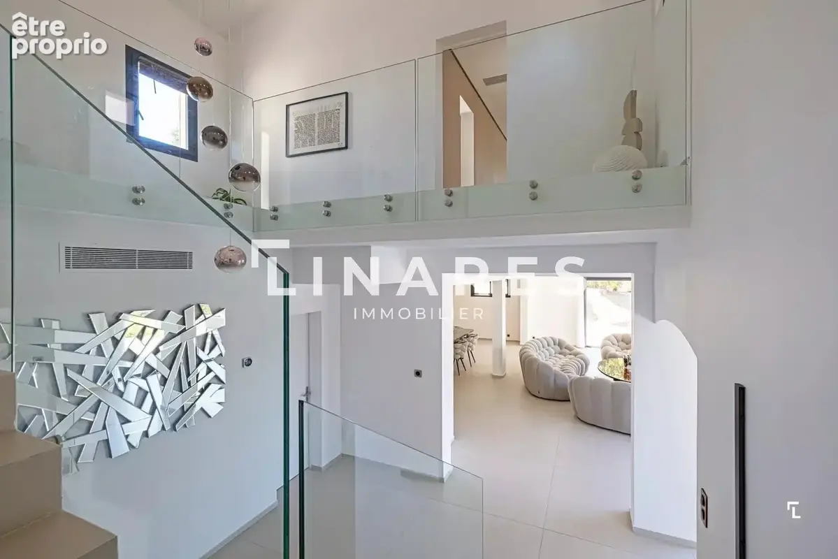 L'ICONIQUE - Villa T6 de 343m² - Dépendance - Piscine - Court de tennis - Terrain de 8000m² - 13420 GEMENOS - photo 11
