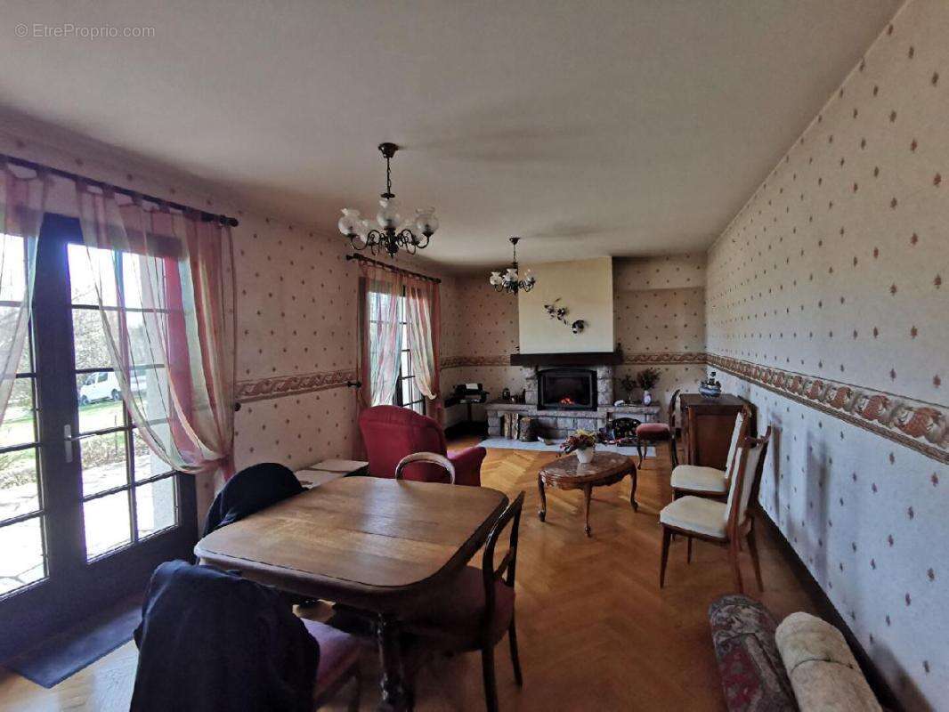 Maison 213 m² à Pageas  - photo 4