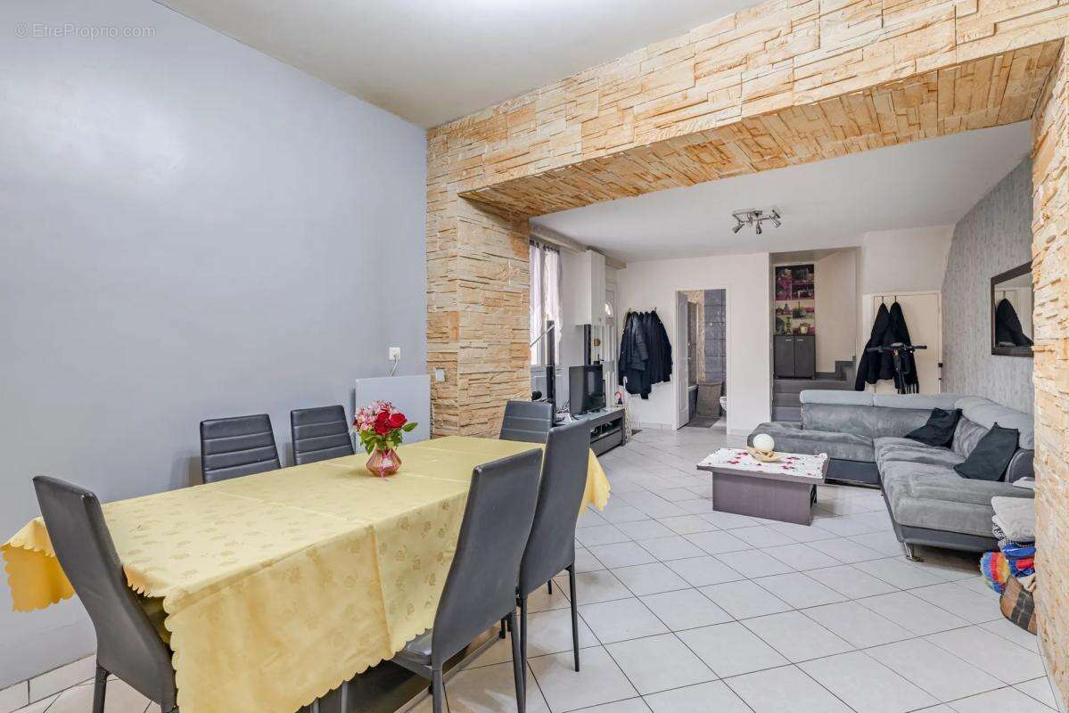 Maison à FONTENAY-SOUS-BOIS