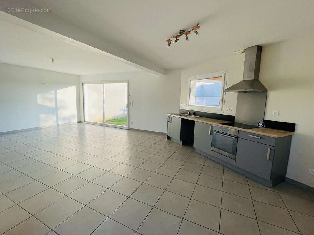 Maison 99 m² à Bourg-De-Peage  - photo 3