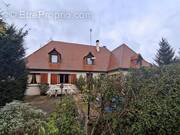 Maison à SAINT-PIERRE-DE-CHIGNAC