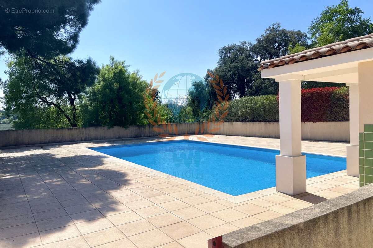 Appartement à FREJUS