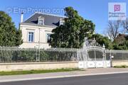 Maison à VILLENEUVE-LA-COMTESSE