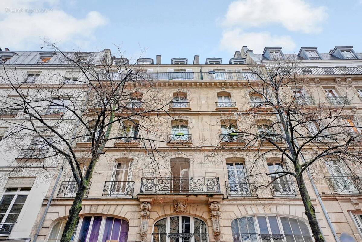Appartement à PARIS-3E