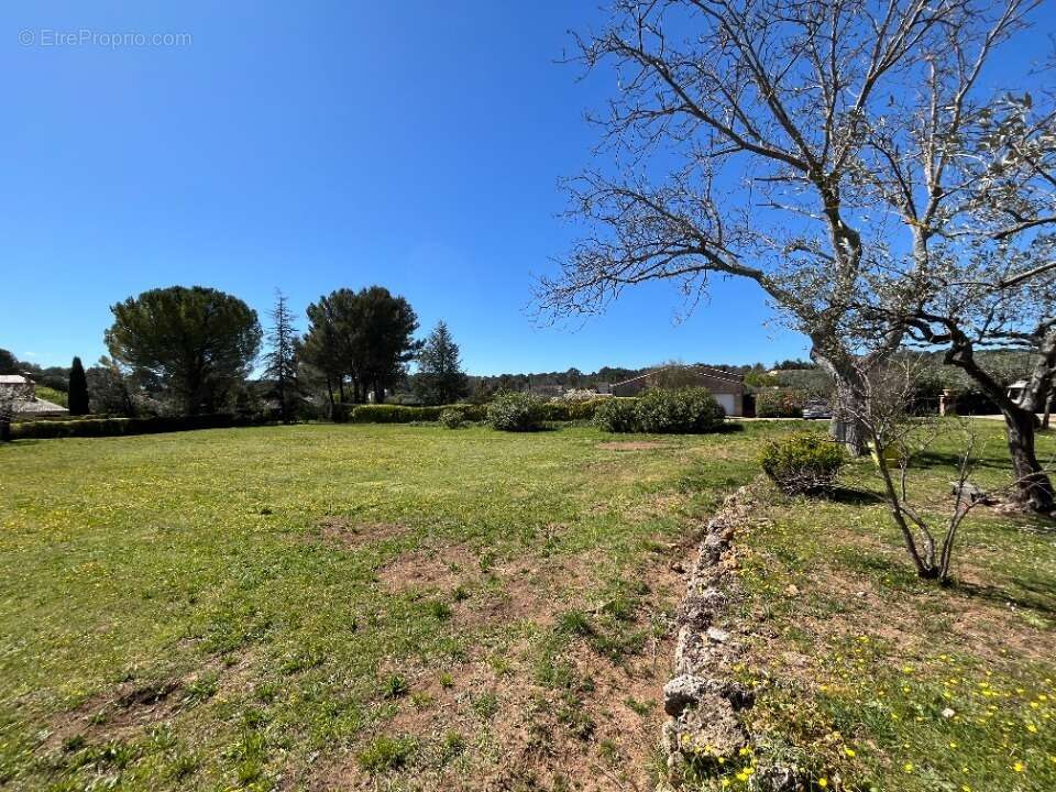 Terrain 1121 m² à Salernes  - photo 3