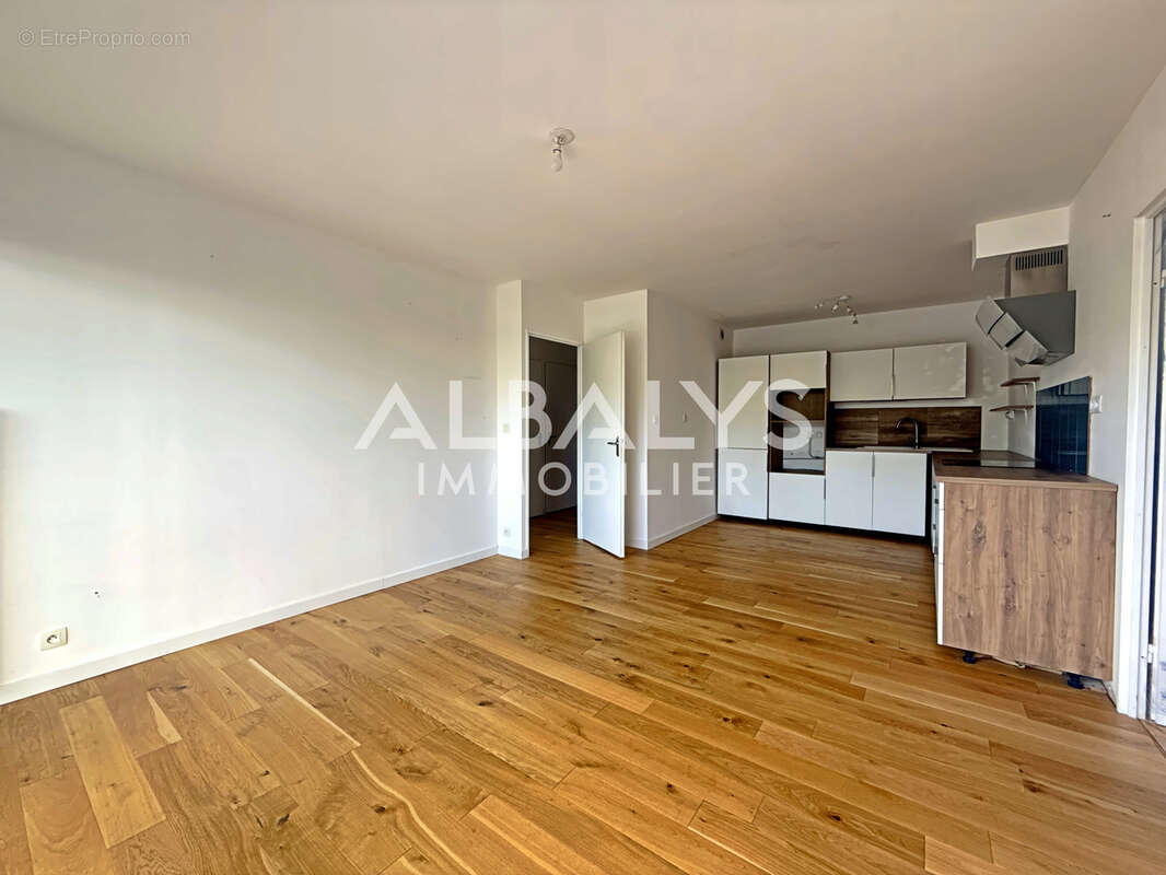 Appartement en rez-de-chaussée. Libourne les Dagueys - - photo 2