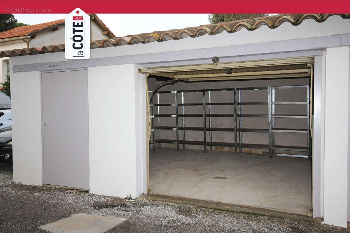 Parking à SAUSSET-LES-PINS