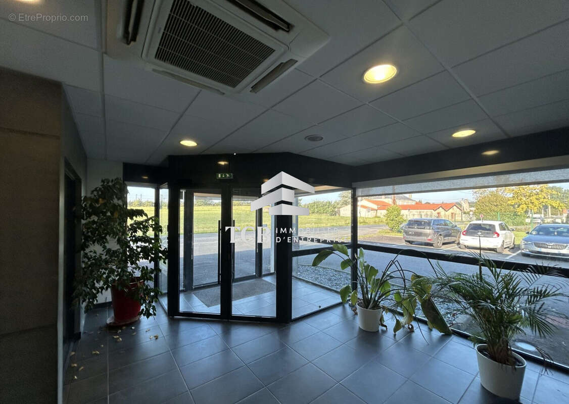 Commerce à LA HAIE-FOUASSIERE