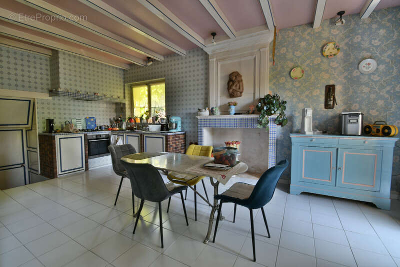 Maison à vendre 6 pièces TONNAY BOUTONNE (17) - photo 4