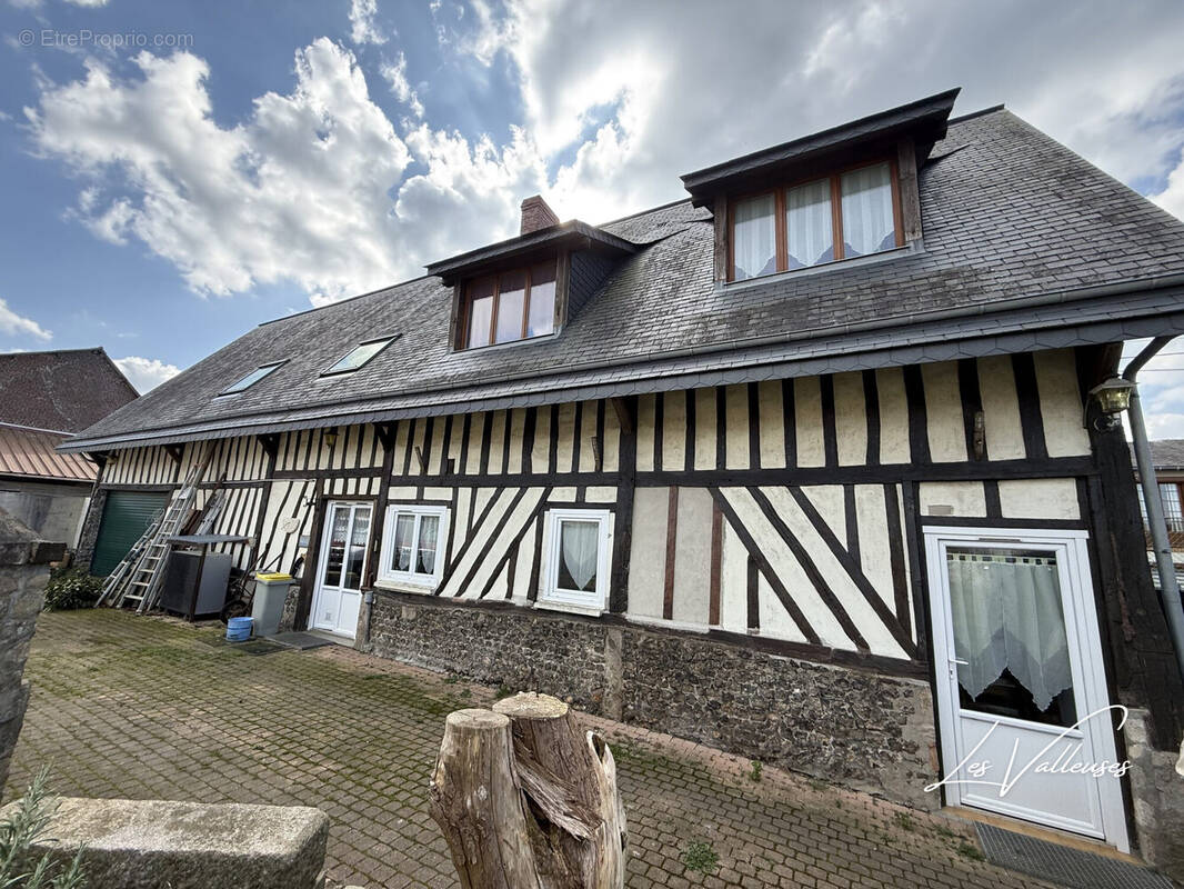 Maison à GREGES