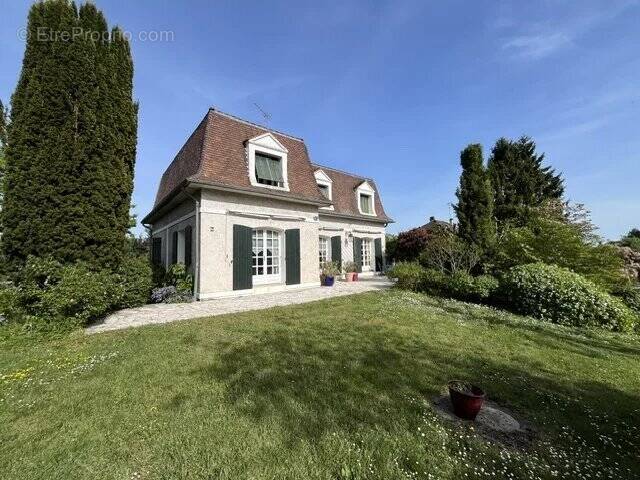 Maison à VARENNES-VAUZELLES