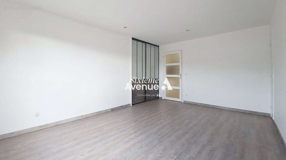 Appartement à MOUGINS