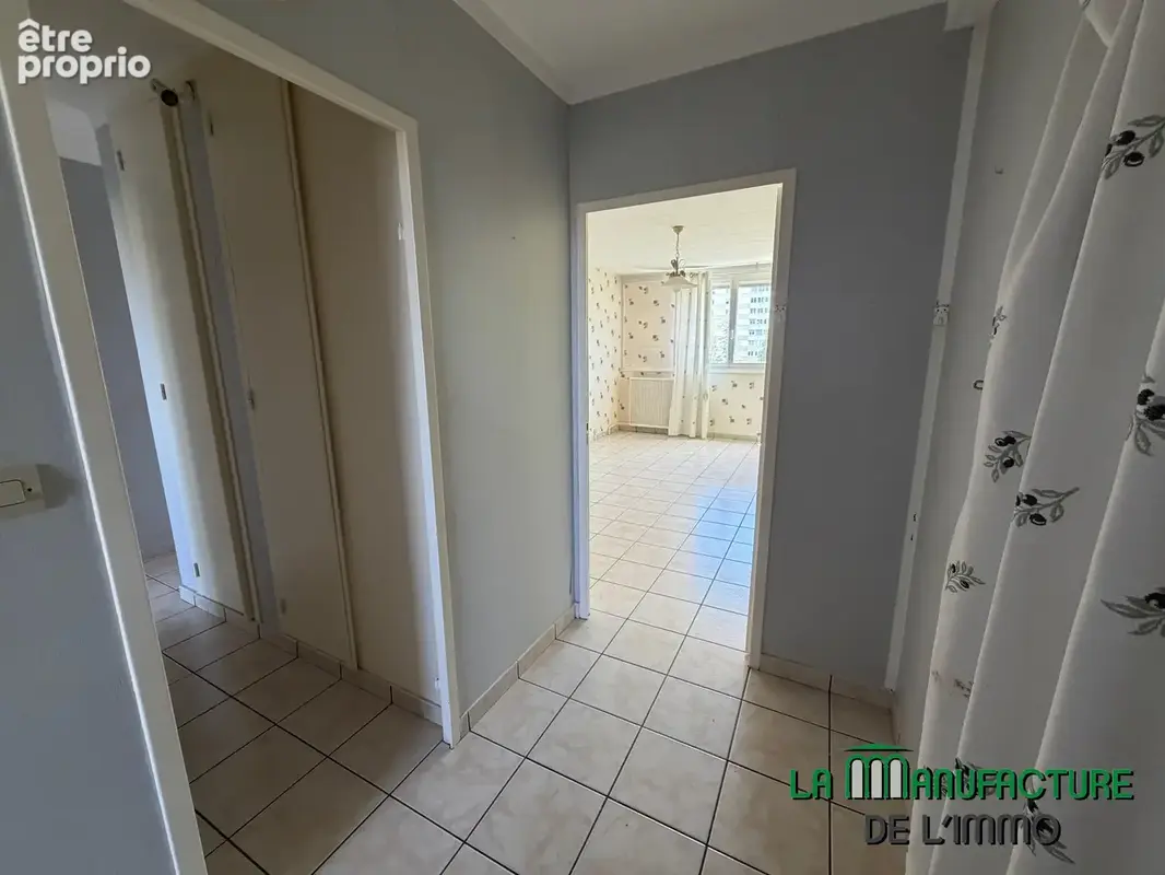 Appartement F3 - 69,37M2 - Cave - Saint-Etienne Secteur La Metare. - photo 7