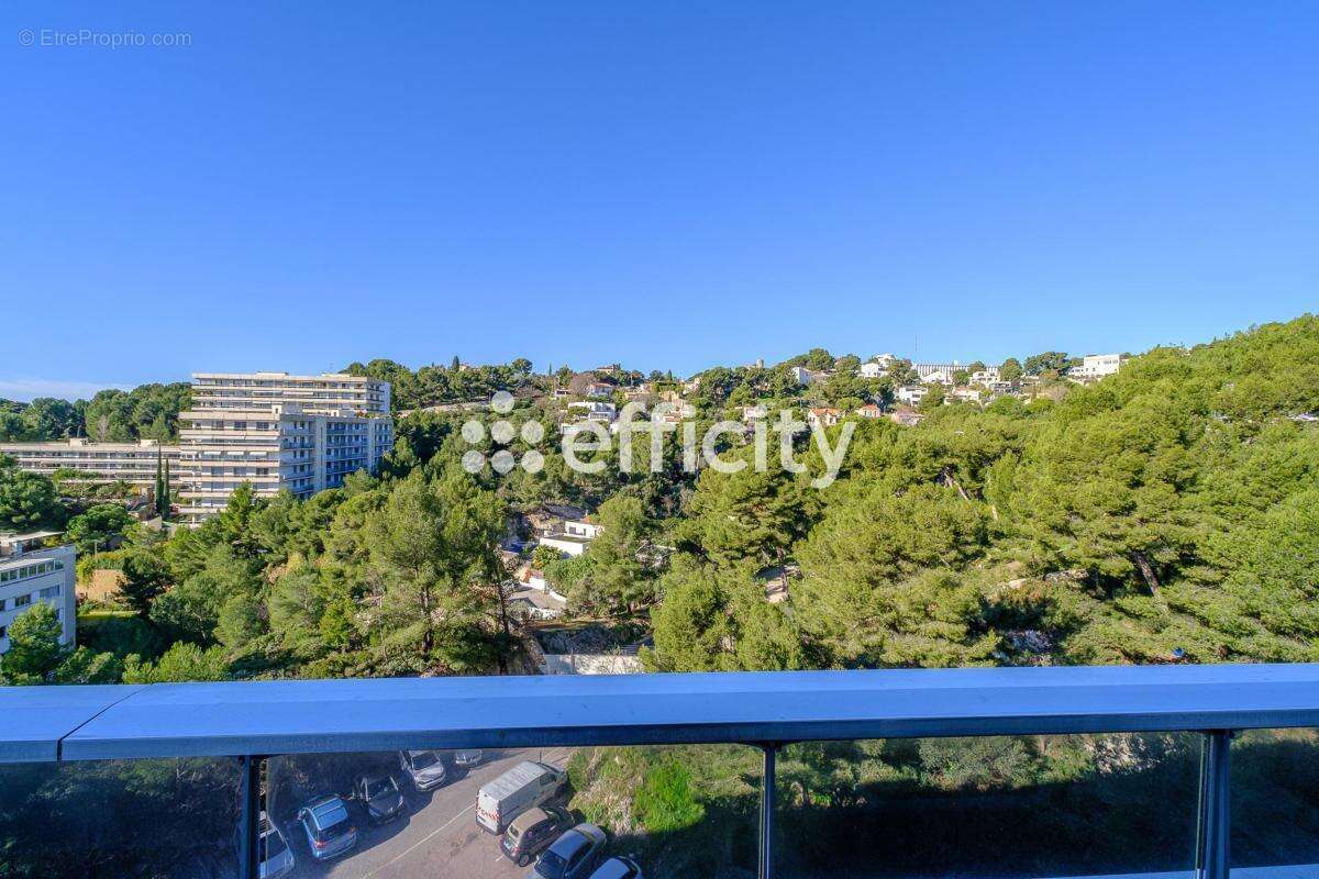 Appartement à MARSEILLE-8E