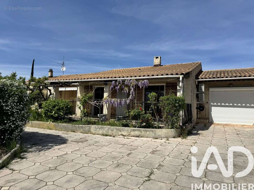 Photo 2 - Maison à POURRIERES