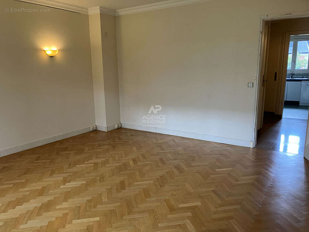 Appartement à MAISONS-LAFFITTE