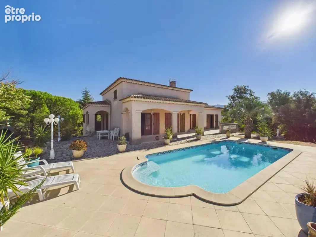 Photo Maison à Afa au prix de 599 000€