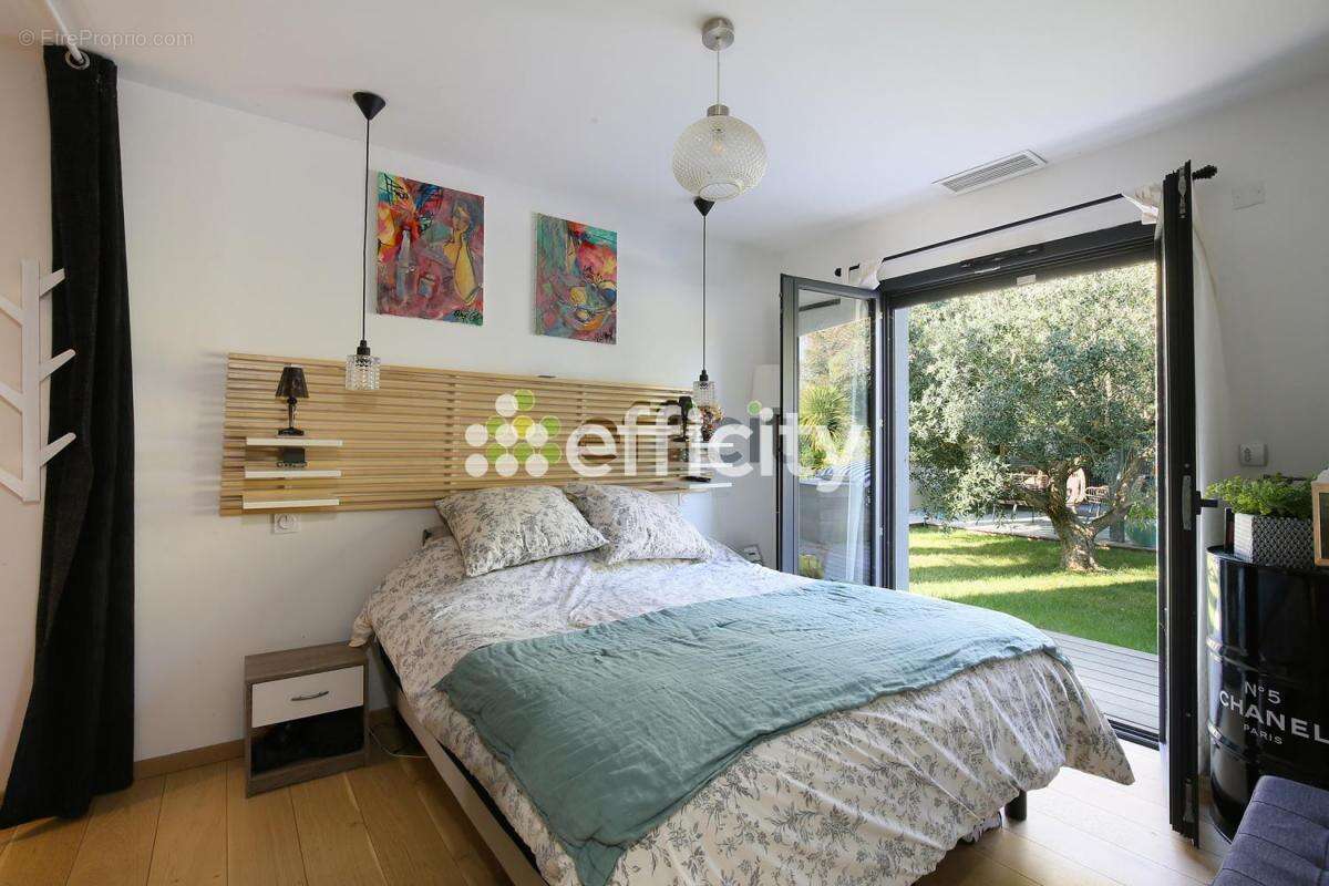 Maison à SAINTE-FOY-D&#039;AIGREFEUILLE