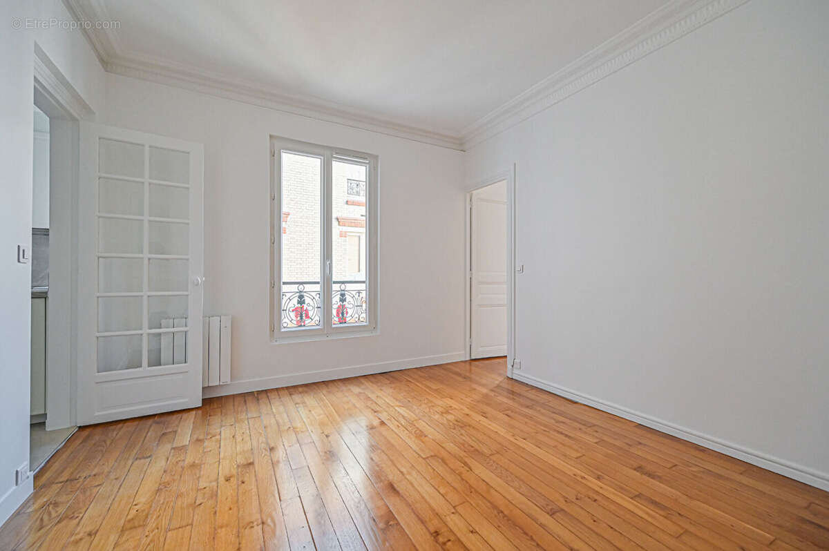Appartement à PARIS-14E