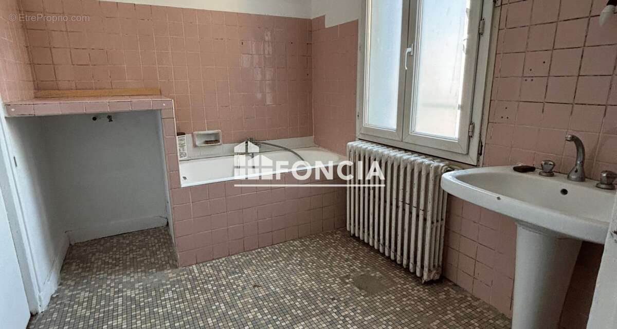 Appartement à SAINT-MAUR-DES-FOSSES