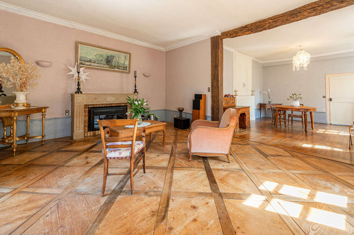 Maison à vendre 6 pièces SONNAZ (73) - Hameau de Montagny avec parc arboré de 2600 M² - photo 9