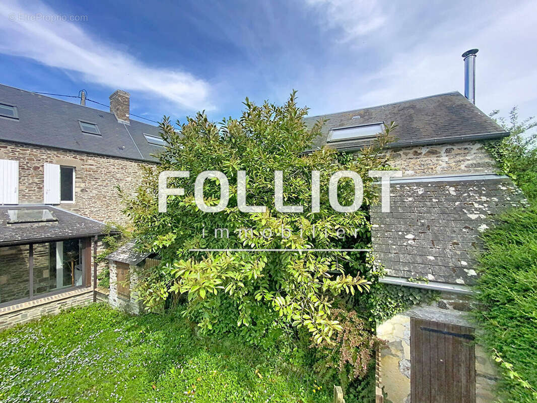 Maison à LES MOUTIERS-EN-CINGLAIS