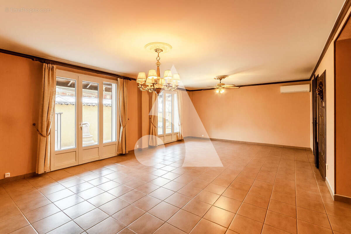 Maison à CHAZAY-D&#039;AZERGUES