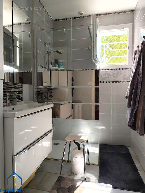 Chantonnay centre ville, joli pavillon avec 4 chambres - photo 9