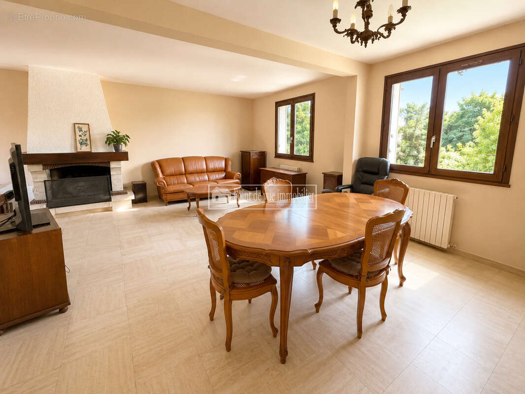 Maison à SAVIGNY-SUR-ORGE
