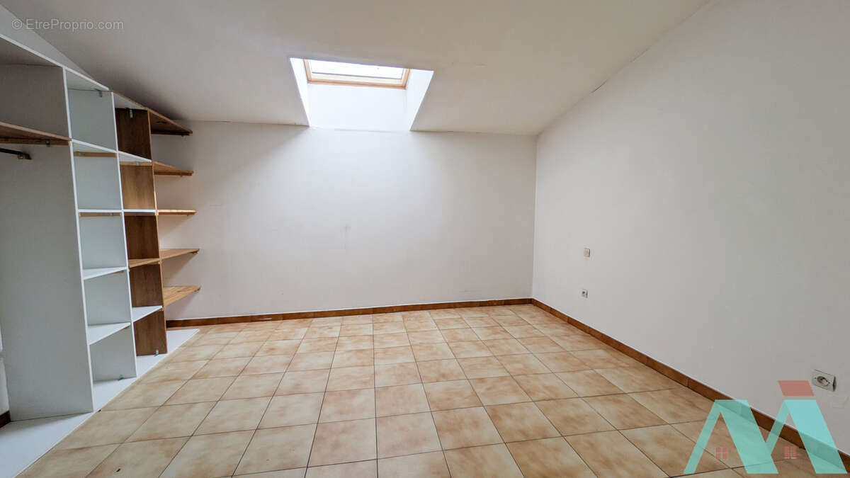 Appartement à SIGNES