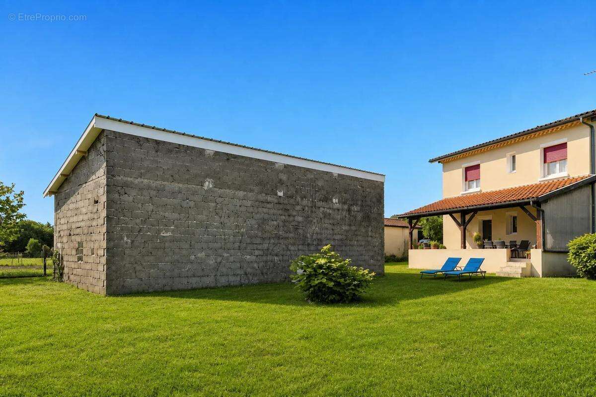 Maison à BIRON