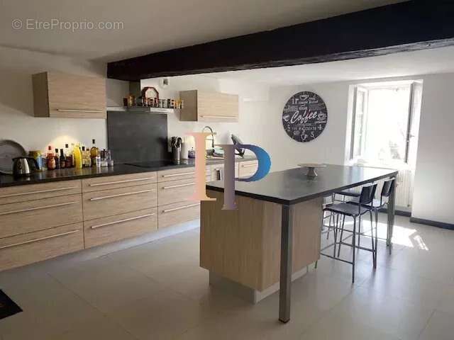 Maison à SAINT-CHRISTOPHE-EN-BRIONNAIS