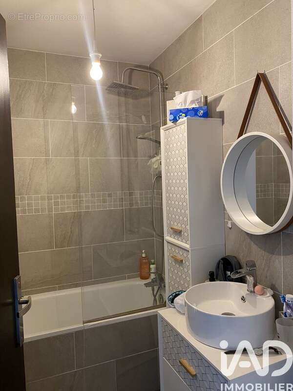 Photo 7 - Appartement à LA CHAPELLE-SAINT-LUC