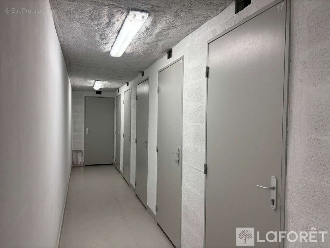 Appartement à PUGET-SUR-ARGENS