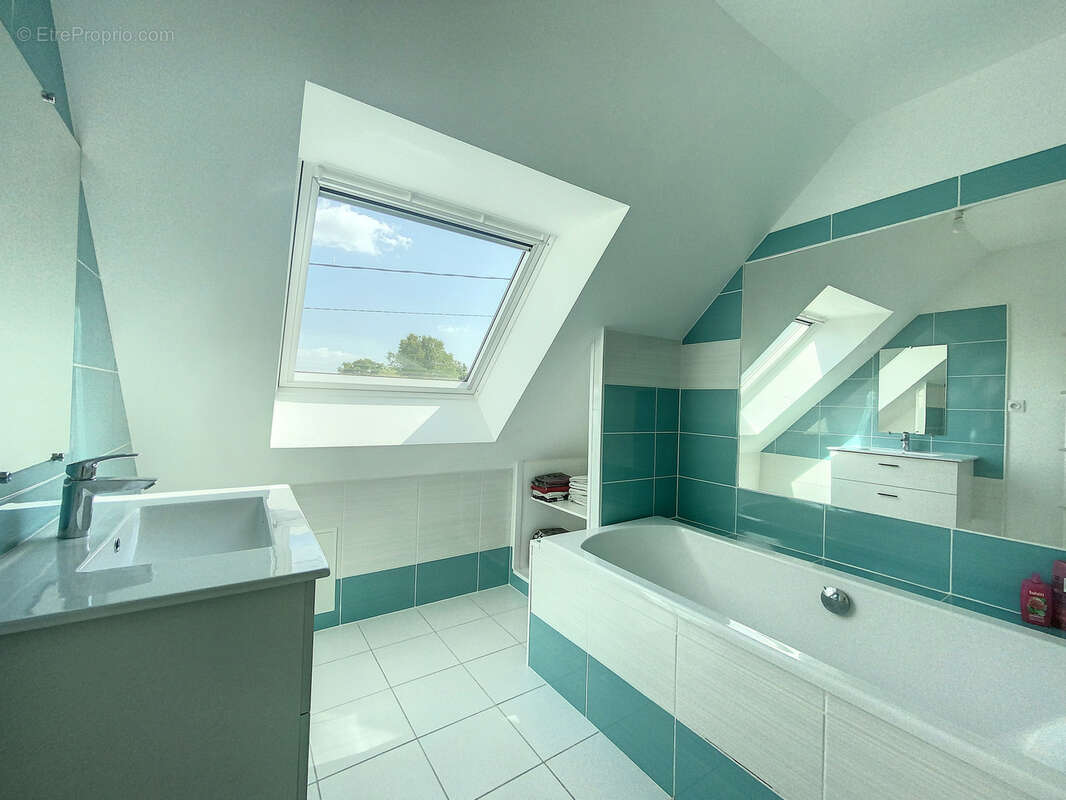 Maison à DONVILLE-LES-BAINS