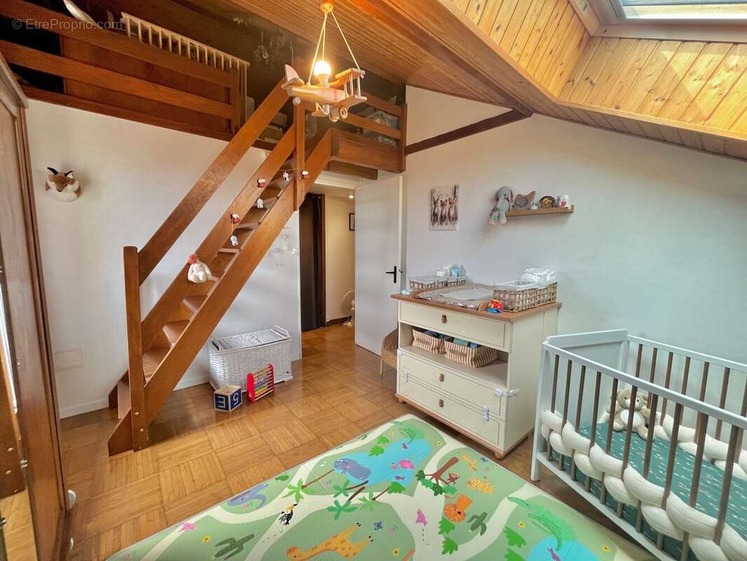 Appartement 102 m² à Rioz  - photo 8