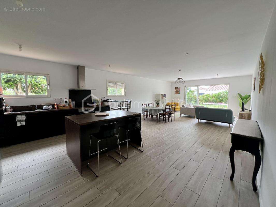 Villa T5 contemporaine de plain-pied de 130 m² avec garage - photo 8