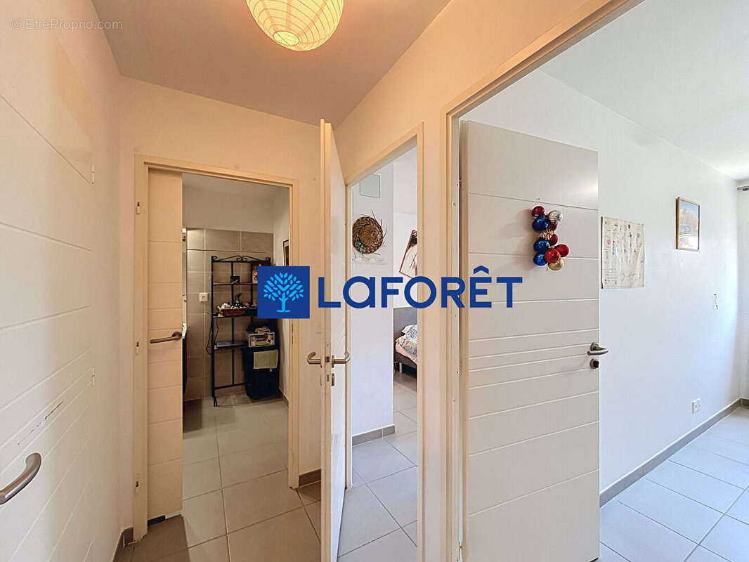 Appartement Hyères 3 pièces -  59 m² - photo 4