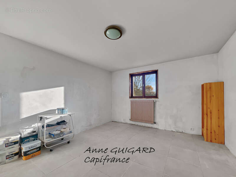 MARIGNY-SAINT-MARCEL (74) - Maison individuelle au calme , très beau jardin plat complanté, double garage - URGENT ! - photo 13