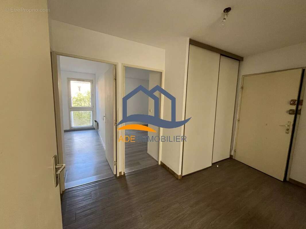 Appartement à EGUILLES