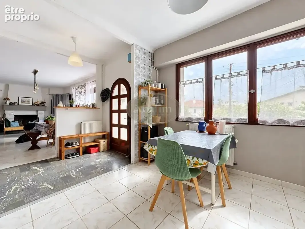 Appartement 102 m² quatre chambres garage et jardin. - photo 5