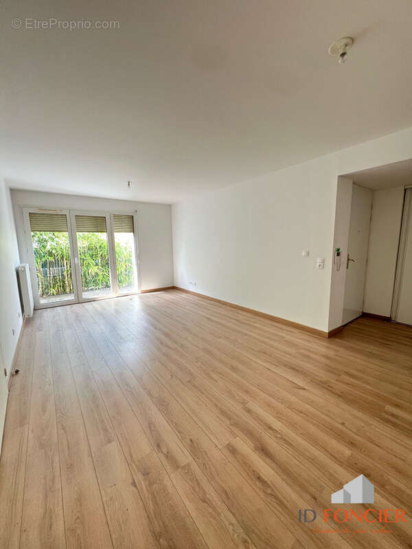 Appartement à MORANGIS