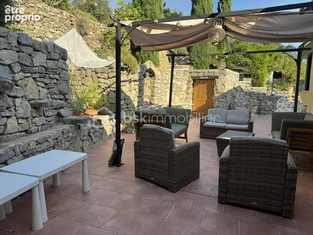 À La Roquebrussanne ( 83136), maison de charme dans un écrin de nature avec panorama exceptionnel, terrain 5689 m2 et piscine - photo 19