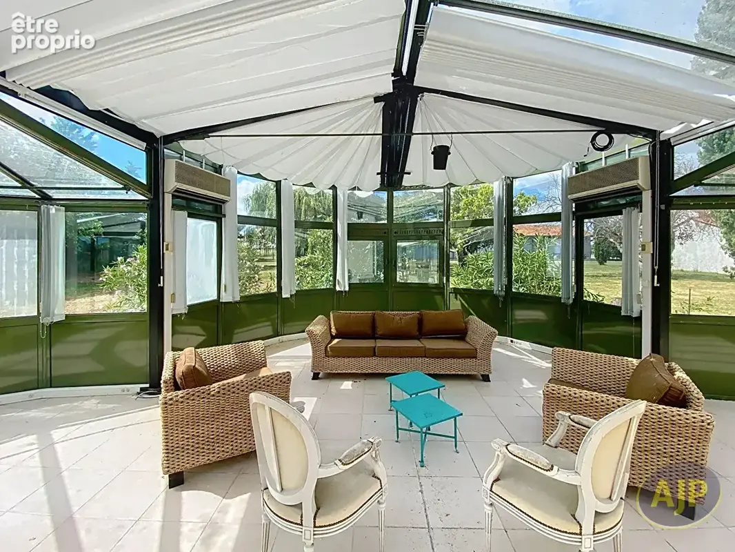 Ensemble immobilier de caractère au coeur d'un port de pêche typique du Médoc! - photo 4