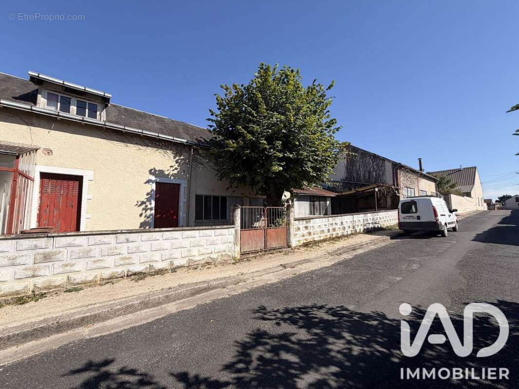 Appartement 336 m² à Vierzon  - photo 8