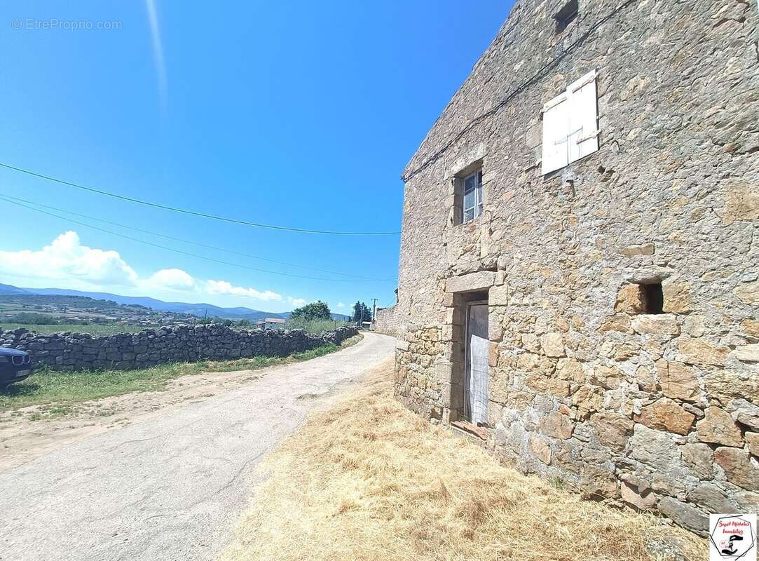 Maison à COLOMBIER-LE-VIEUX