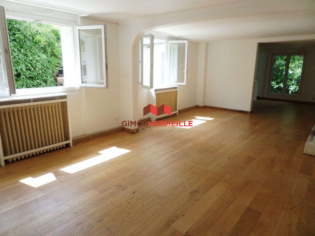 Maison à LA CELLE-SAINT-CLOUD